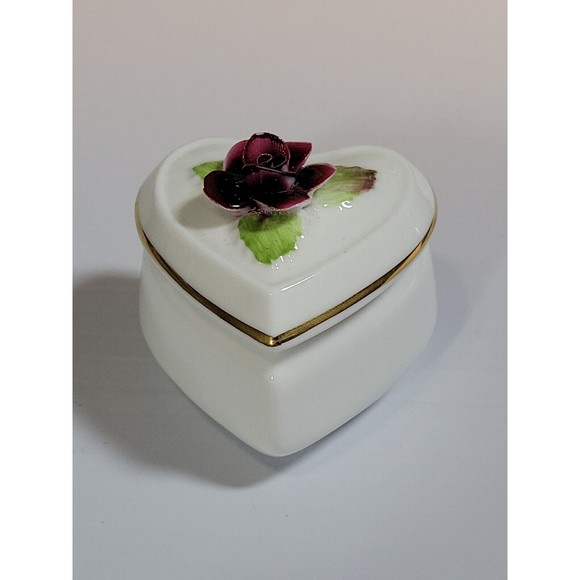 Crown Staffordshire Fine Bone China Heart Shaped Floral Ring Trinket Box England - Picture 2 of 4